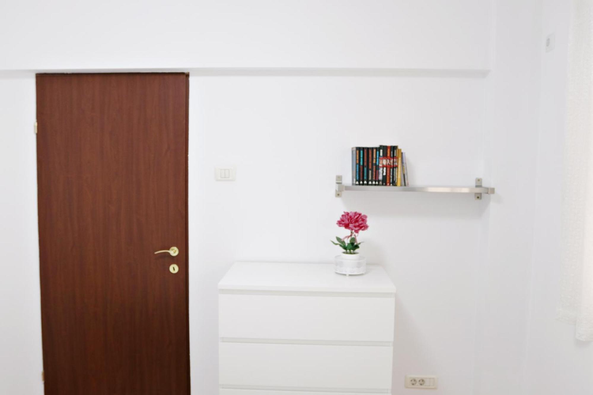 City Base I 2 Bedroom Apt Victoriei Bukarest Exterior foto